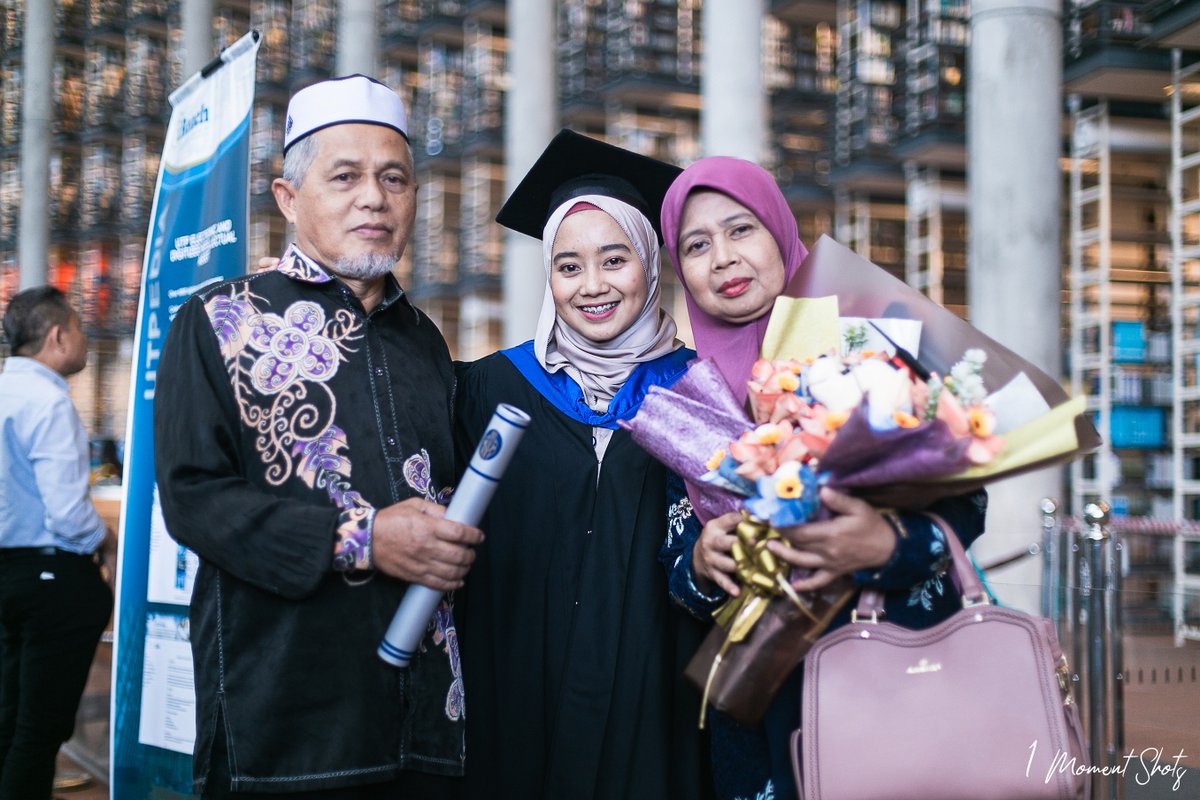 Convocation Day Shooting. Boleh DM
Photo by: @buatstaistudio
. ⁣
. ⁣
. ⁣
#ipohphotographer #PhotographerKL #photographerselangor #convocationphotographer #photographerperak #gambarkonvo #perakphotographer #konvo #graduation #uitm #uitmsi #utp