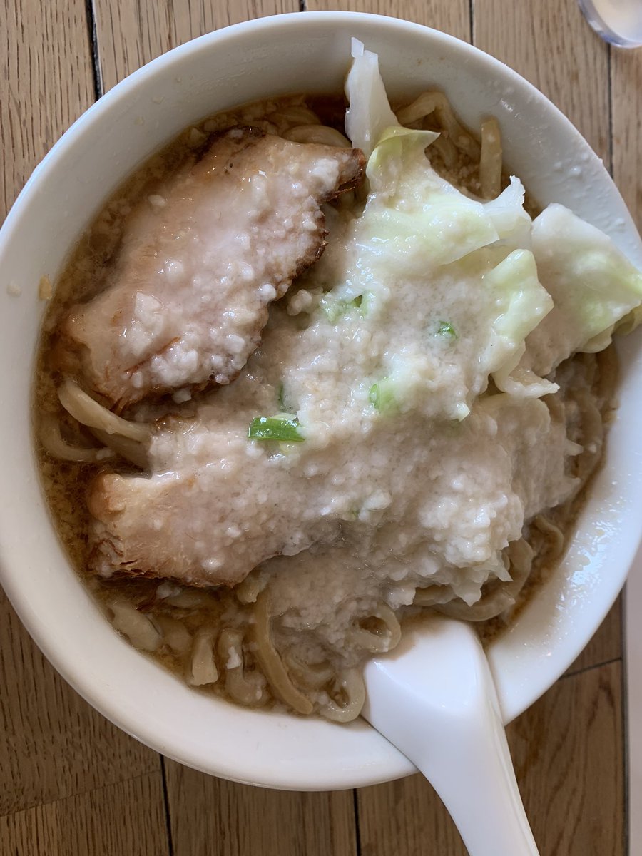 力丸 @佐久 猿久保
限定麺 背脂かつお 脂多め

あっさりしたかつおスープに対し、キリッとしたかえしが印象的
さらに脂の甘味が乗っかって美味しい
麺は小麦の旨味をしっかり感じる