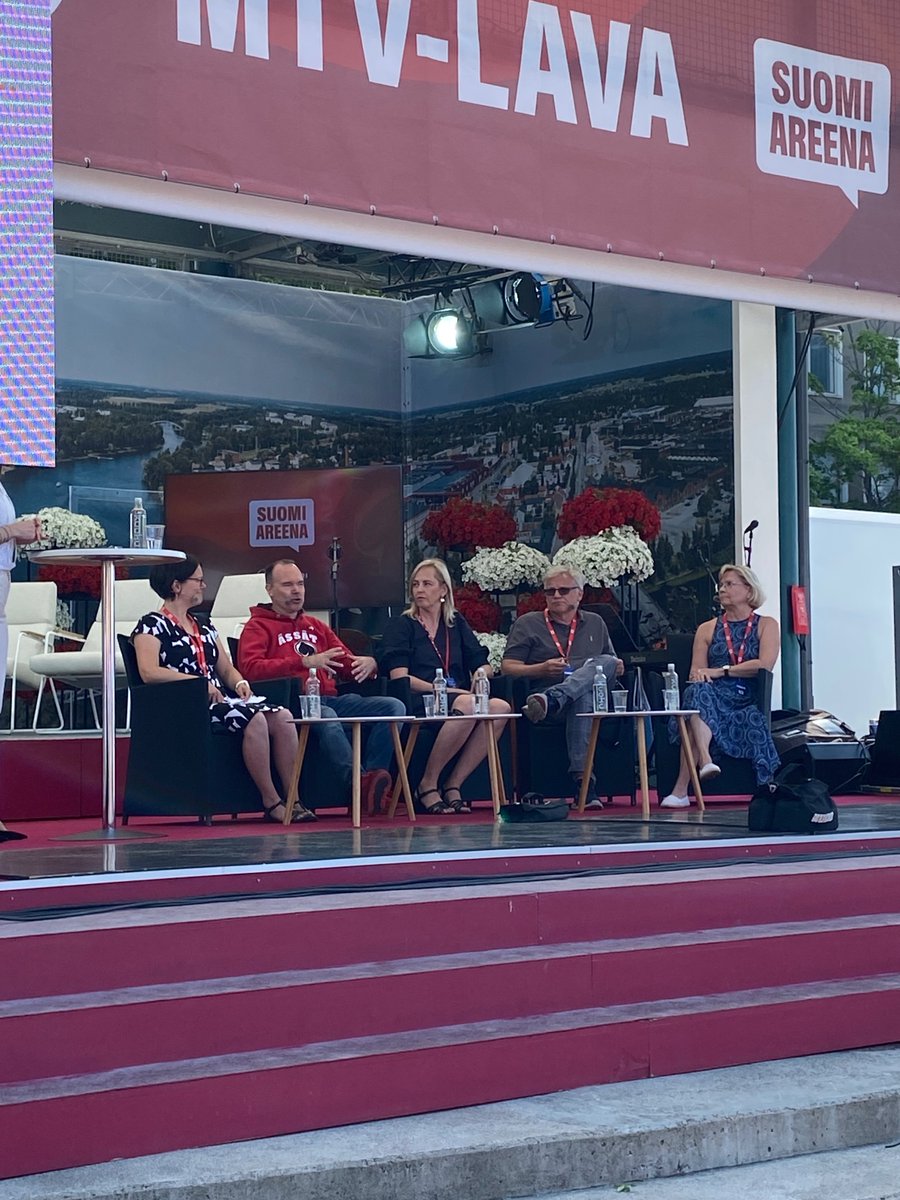 Kuinka ratkaisemme osaajapulan -paneelikeskustelu #SuomiAreena’lla tuo esiin keskeisiä näkökulmia sekä työvoimapulaan että osaamisen kehittämiseen. Käynnissä NYT! <a href="/Uudenmaanliitto/">Uudenmaan liitto</a>’a edustamassa <a href="/JuhaEskelinen3/">Juha Eskelinen</a>