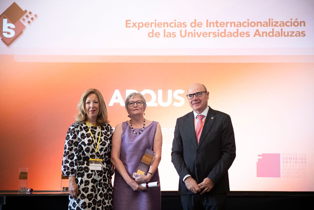 Consejo Social UGR (@ugr_consejosoc) on Twitter photo <a href="/CanalUGR/">Universidad Granada</a> recibe premio <a href="/ForoCSA/">Foro Consejos Sociales</a> de “Experiencias de Internacionalización de Universidades Andaluzas”: Alianza Universitaria Europea #Arqus. El premio fue recogido por Dorothy Kelly, coordinadora de Alianza #Arqus. <a href="/CanalUGR/">Universidad Granada</a> recibe premio <a href="/ForoCSA/">Foro Consejos Sociales</a> de “Experiencias de Internacionalización de Universidades Andaluzas”: Alianza Universitaria Europea #Arqus. El premio fue recogido por Dorothy Kelly, coordinadora de Alianza #Arqus.