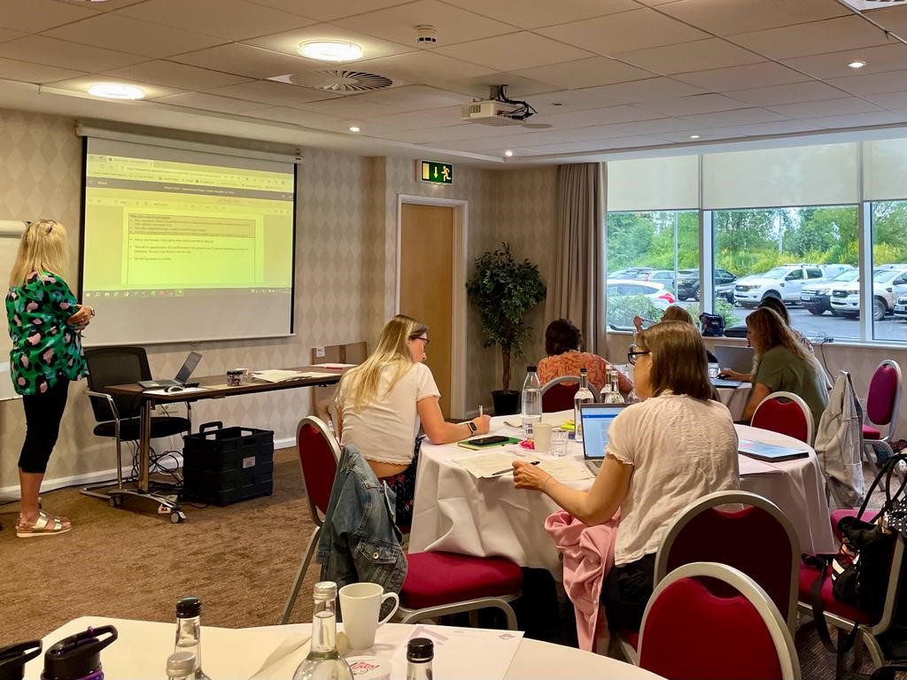 5/ Today is module 4 of #ScILc44. The morning started off with group presentations with the learners using improvement project charters to direct their #QI projects.