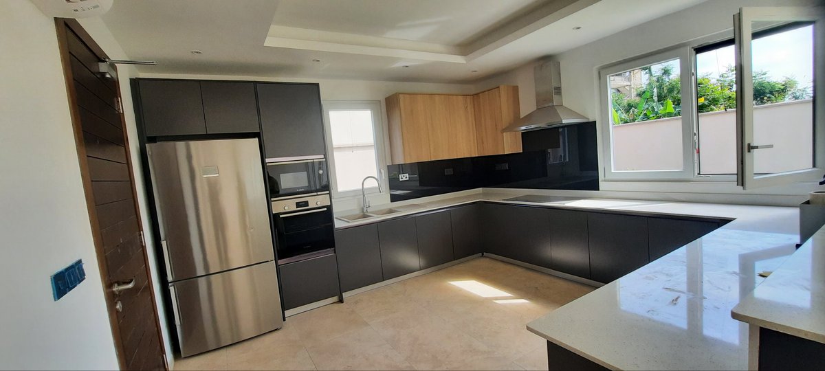 KusIndustries's tweet photo. We make your kitchen look spacious, beautiful and accessible.
Contact us for;
Accurate measurement &amp; assessment
3D sampling 
Contact us for your
Modern kitchen cabinets 
Wardrobes etc
0209321904
0541821056
Sark|| Davido||Tracy|| Michael||Assin North||Eidmubarak||Madam||EidAIAdha https://t.co/A4KlGiKkRE