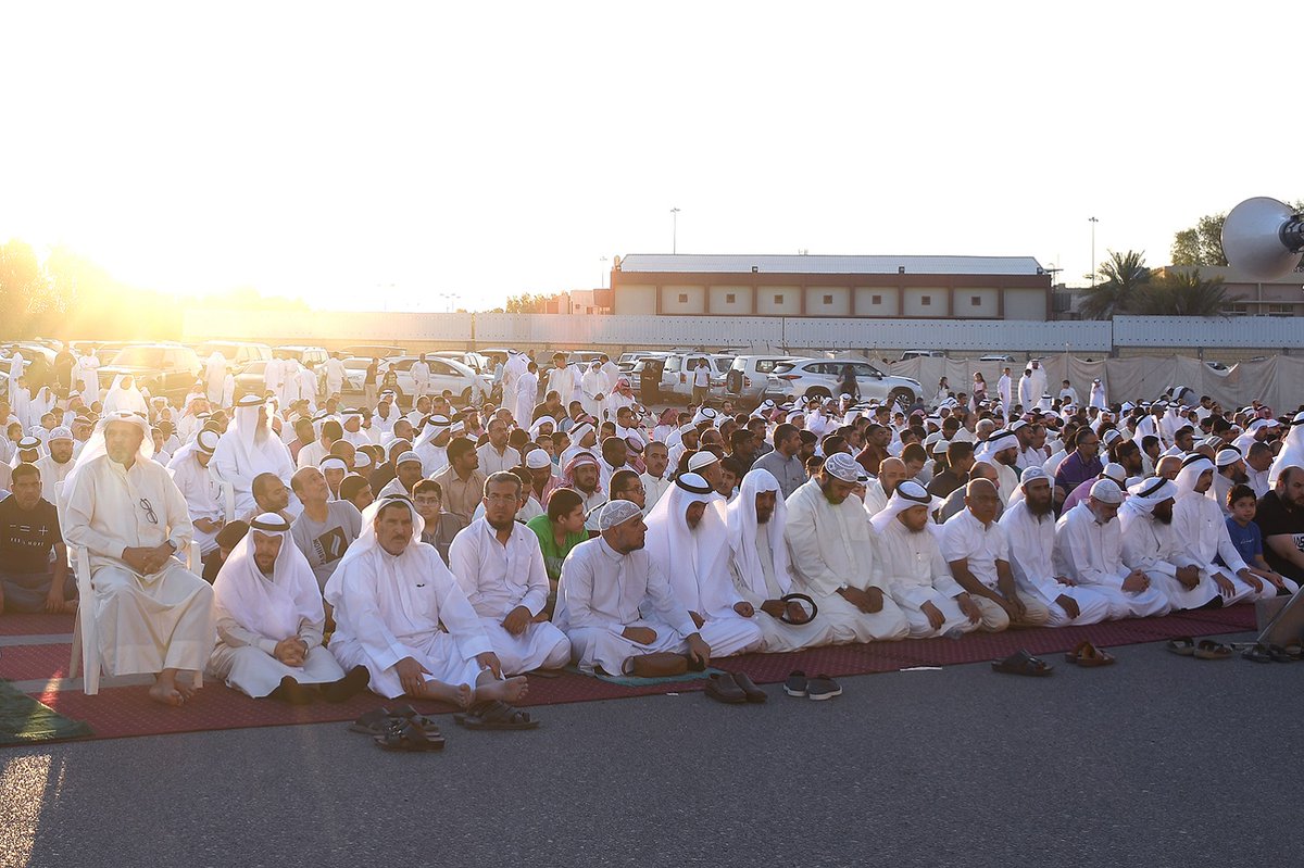 mena_trends's tweet image. #EidAlAdha2023 
🕌🌙 #Kuwaitis perform the #EidAlAdha #prayers . #EidAlAdha #Kuwait 🇰🇼🙏 
@MOC_Kw