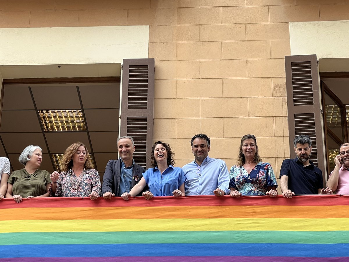 🏳️‍🌈Avui més que mai, en el Dia de l'Orgull #LGTBI+, reivindicam la diversitat, la igualtat i la visibilitat. Continuarem davant els que volen acabar amb l'amor lliure sense por ni discriminació.

🏳️‍🌈Hem avançat en drets i no permetrem ni una passa enrere.

#AmorÉsAmor #Pride2023