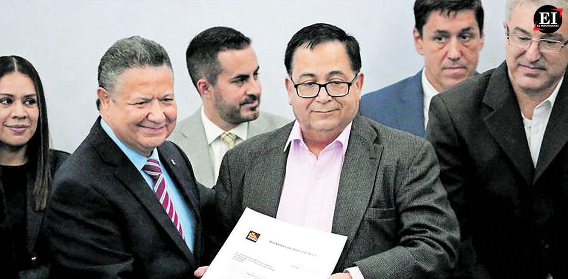 ElInformanteMX's tweet photo. #Hidalgo capta #InversiónEmpresarial #SinPrecedente | https://t.co/s5oUf5MEu7
@gobiernohidalgo @juliomenchaca_ https://t.co/nSfs4nrVlS