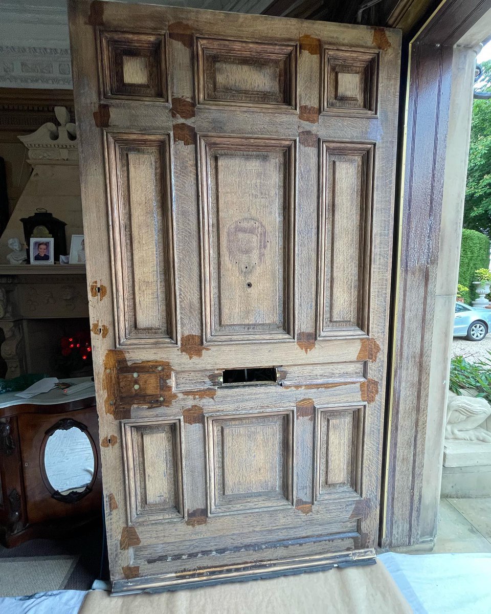 ToupretUK's tweet photo. "Not every day you’re asked to paint a 150 year old oak door 🫣 lots of work to get the hundreds of layers of varnish off, but worth it in the end. @Tikkurila_UK Miranol in @FarrowandBall Wine Dark. Filled using @ToupretUK wood fillers."

Beautiful work @Jordan_Charters 😍 https://t.co/GmbXb9EMuz