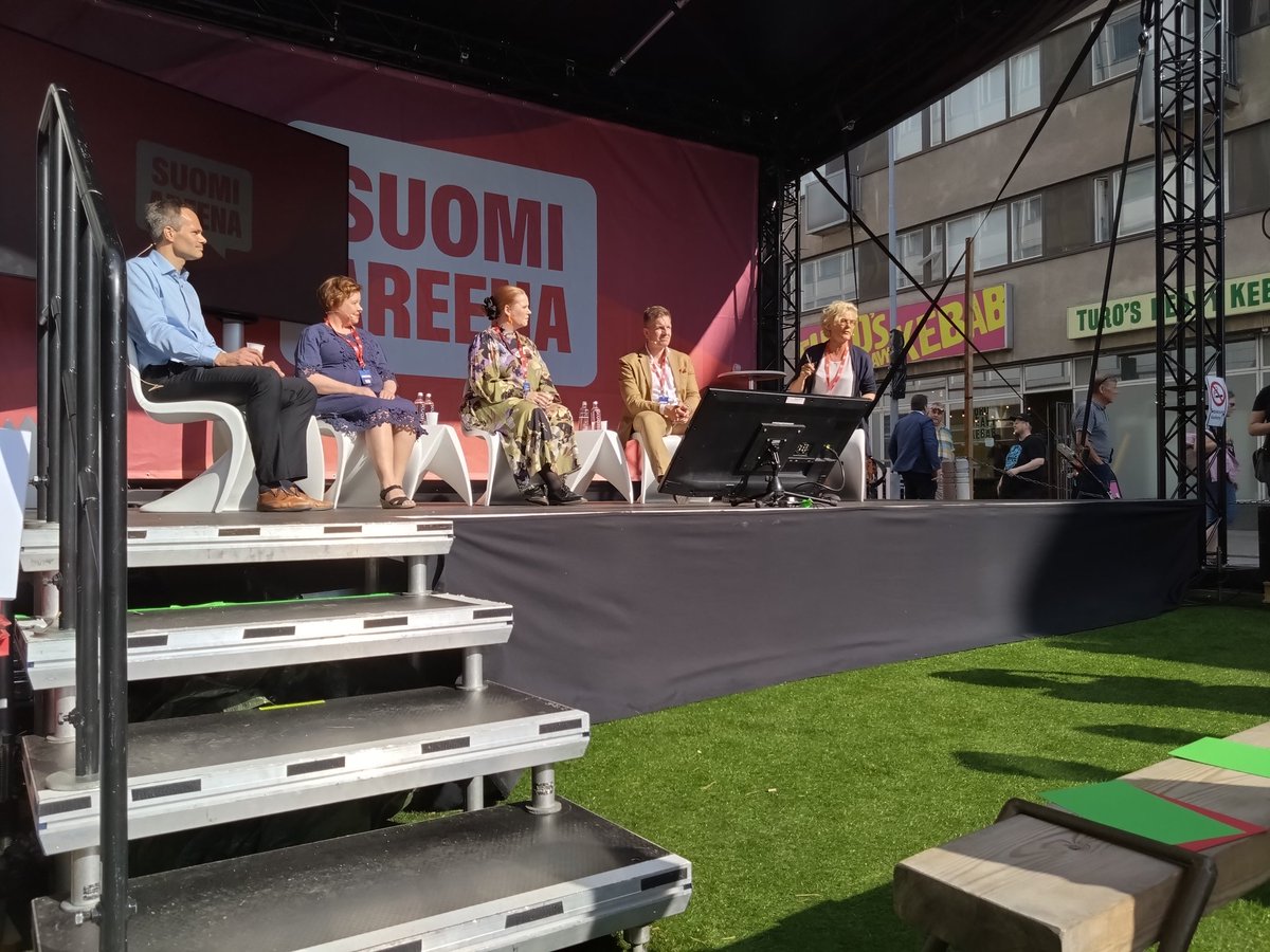 Joutsenmerkki (@joutsenmerkki) on Twitter photo Nyt puhutaan viherpesusta! <a href="/SuomiAreena/">SuomiAreena</a> keskustelemassa ympäristöministeri- ja ilmastoministeri <a href="/KaiMykkanen/">Kai Mykkänen</a>, IVALO.comin Outi Pyy, hasan & partnersin Riku Vassinen ja KKV:n Riikka Rosendahl.
Seuraa MTV Katsomossa 👉 mtv.fi/sarja/suomiare…
<a href="/Kuluttajaliitto/">Kuluttajaliitto</a> <a href="/WWFSuomi/">WWF Suomi</a> Nyt puhutaan viherpesusta! <a href="/SuomiAreena/">SuomiAreena</a> keskustelemassa ympäristöministeri- ja ilmastoministeri <a href="/KaiMykkanen/">Kai Mykkänen</a>, IVALO.comin Outi Pyy, hasan & partnersin Riku Vassinen ja KKV:n Riikka Rosendahl.
Seuraa MTV Katsomossa 👉 mtv.fi/sarja/suomiare…
<a href="/Kuluttajaliitto/">Kuluttajaliitto</a> <a href="/WWFSuomi/">WWF Suomi</a>