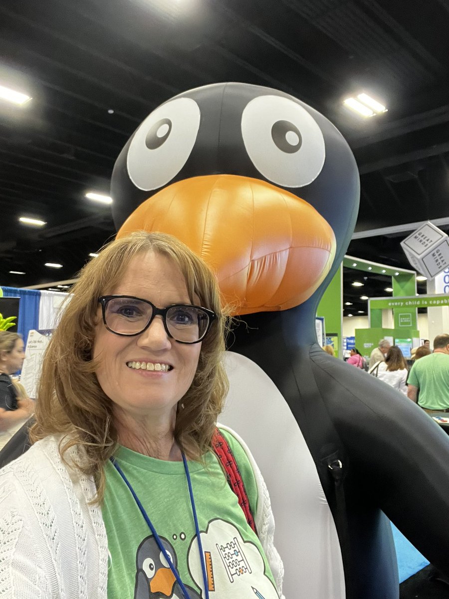 Last day of CAMT 2023 and had to get a photo with JiJi @STMathTX @SCES_Scorpions #CAMT23