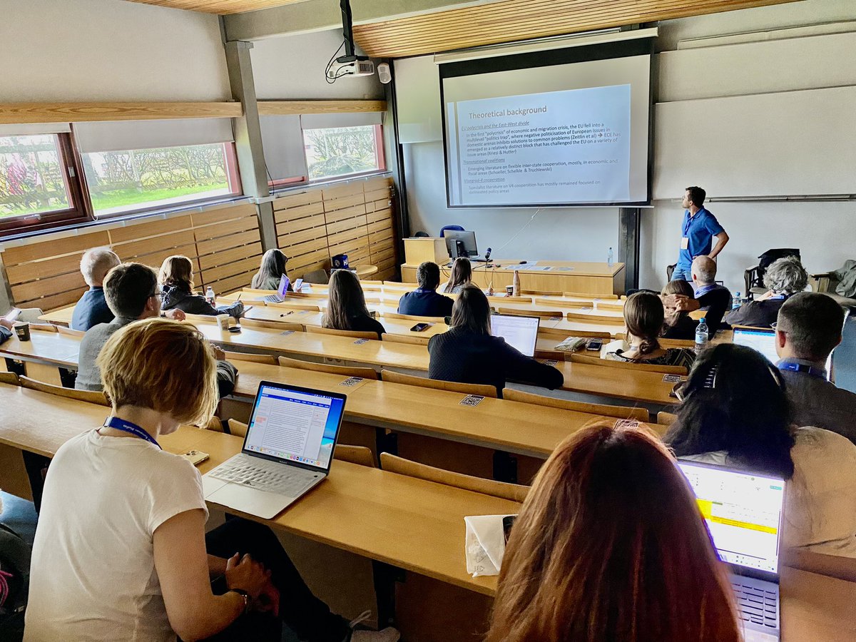 <a href="/edgarseihmanis/">Edgars Eihmanis</a> presenting his research on the V4 during our panel on East and Central European Perspectives on the Russia-Ukraine at <a href="/CES_Europe/">CES</a> in Reykjavik with <a href="/MiladaVachudova/">Milada Vachudova</a> <a href="/grigopop/">Grigore Pop-Eleches</a> and <a href="/mollykrasnod/">Dr Molly Krasnodębska</a>