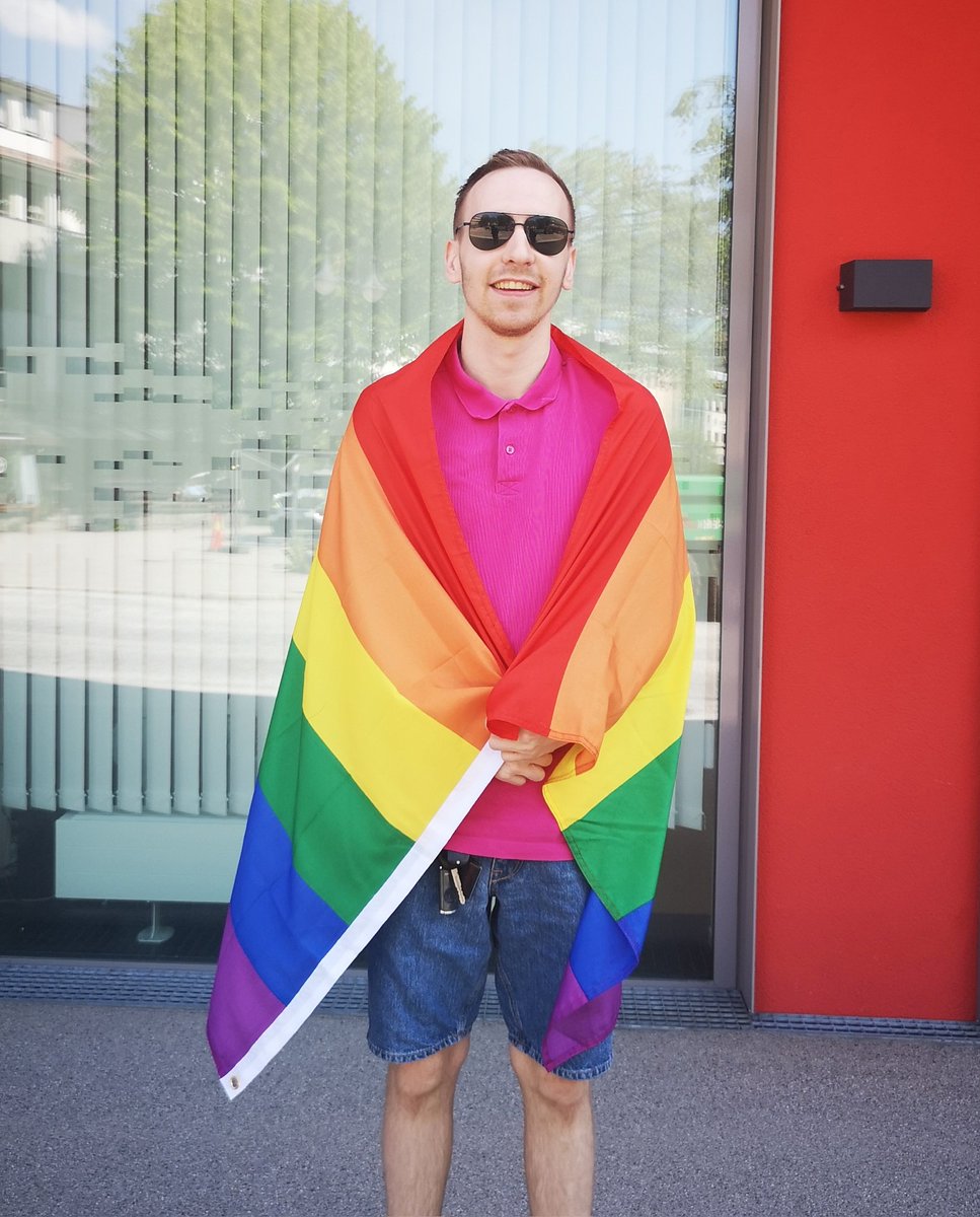 I was joining the pride one weekend, it was fun. Love is a human right! #pride #Twitchstreamer #justice #Amnesty #righttolove #prideflag #happy #Loveisahumanright