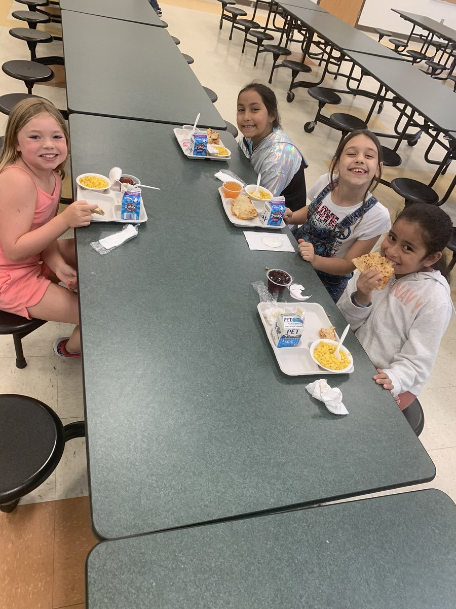 PrimarilyMedia's tweet photo. Thankful for @cabcokidscafe for providing breakfast and lunch for our Read to Achieve summer camps. #NCReadLeadSucceed #RTAReadingCamp #CabCoSchools #SummerReading #SummerLearning https://t.co/yBbAT1Huz1