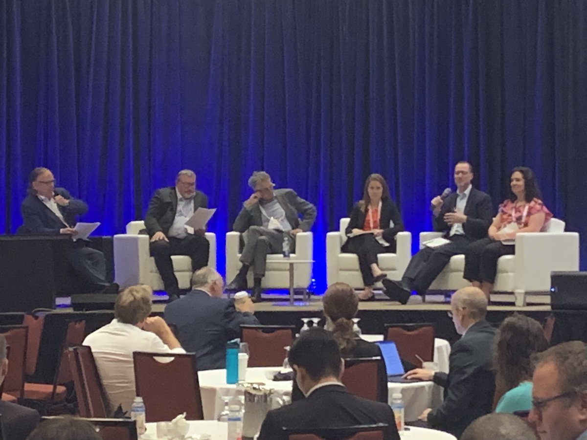 Very informative panel on Global Regulatory Opportunity, challenges, next steps and transformation. Moderated by Pda’s very own Paul Dick!
#vethealthglobal23 #vethealthglobal #animalhealth #networking #conference #regulatory #RegulatoryAffairs