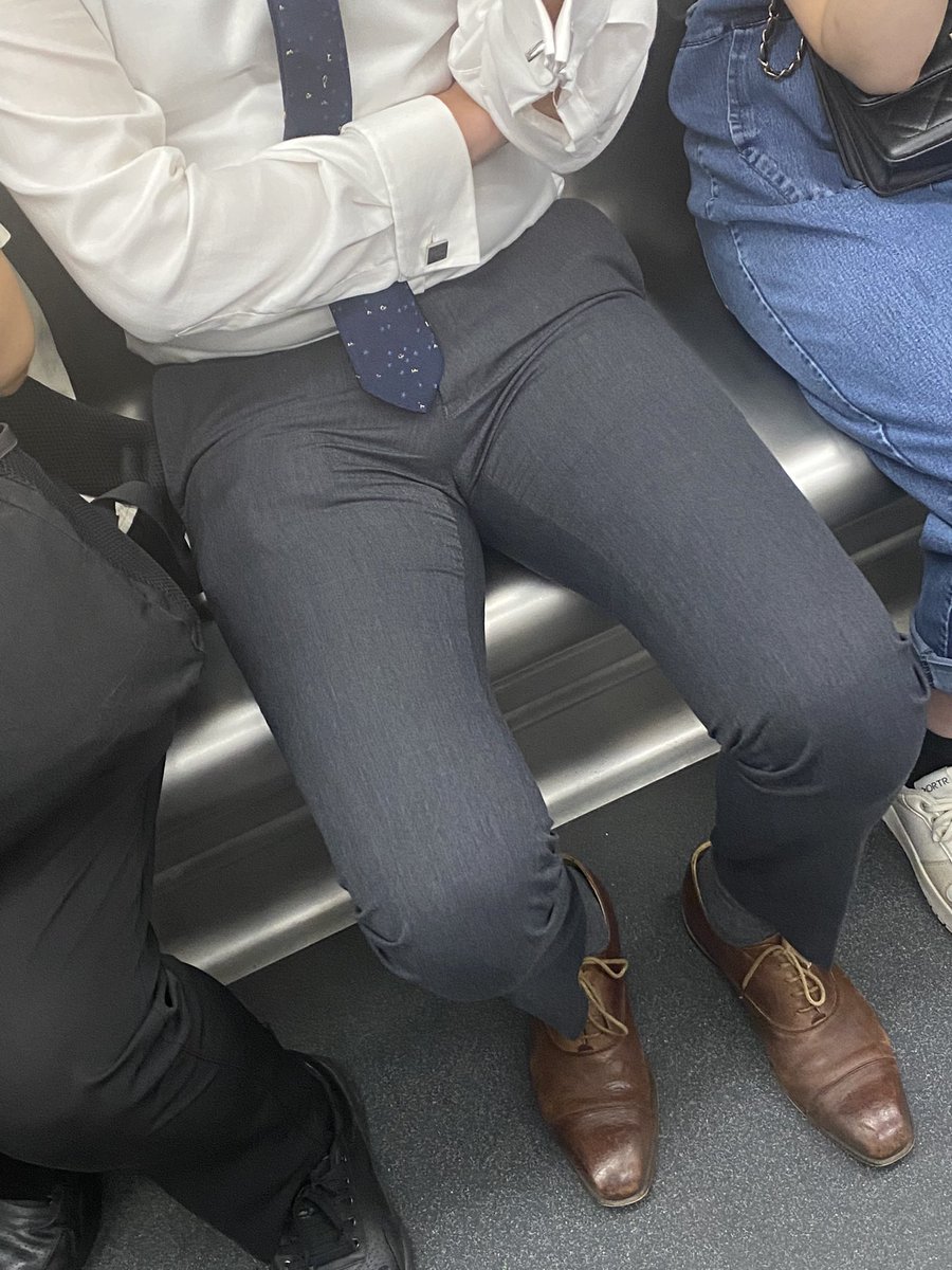 Suit & socks tweet media