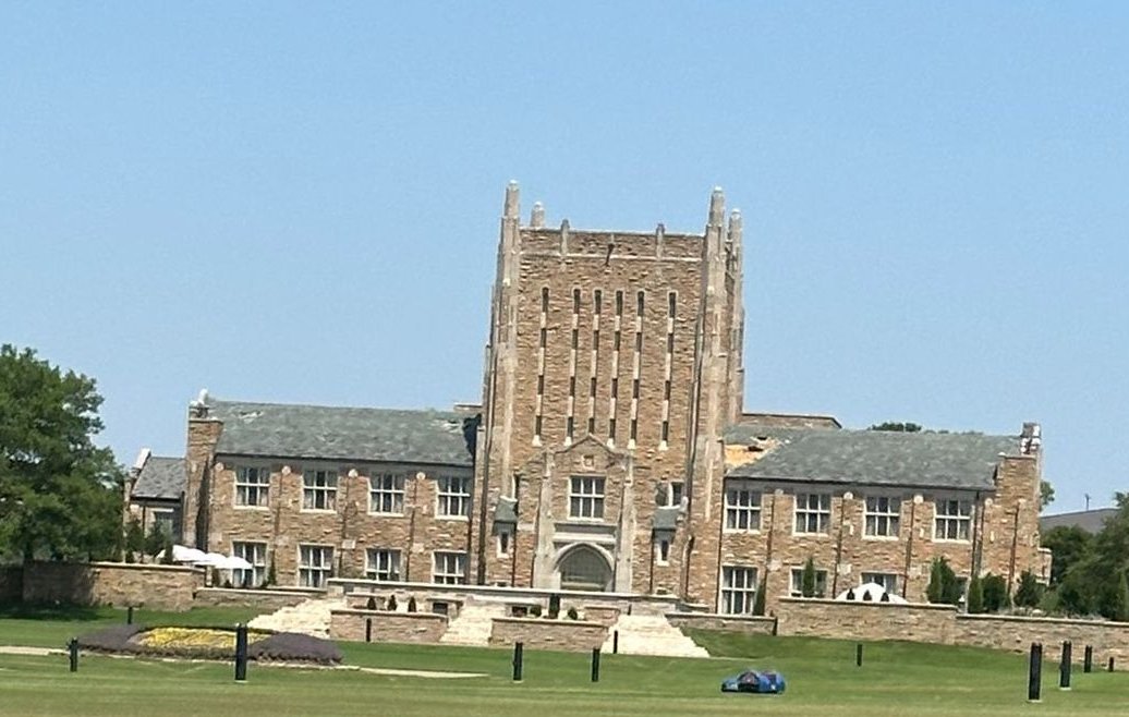 Great afternoon with <a href="/TulsaFootball/">Tulsa Football</a> on Monday! Thank you for all the hospitality and time on campus and in the facilities! 
<a href="/SpurrierCoach/">Coach Steve Spurrier II</a>  <a href="/L_Armstrong3/">Logan Armstrong</a> @TulsaCoachKDub
#ReignCane
@Creek_Football