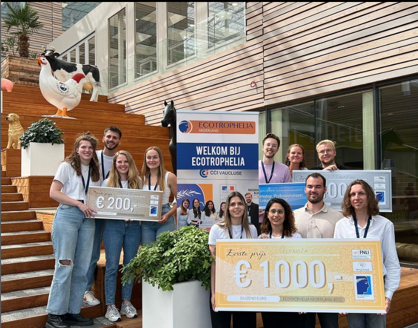 Team Nourish from Maastricht University wins Dutch finals of #Ecotrophelia with their plant-based fermented drink, Quinola! 🏆Representing Netherlands in European finals at the @Anugacologne. Impressive entries focused on #sustainability and #health. maastrichtuniversity.nl/news/quinola-w…