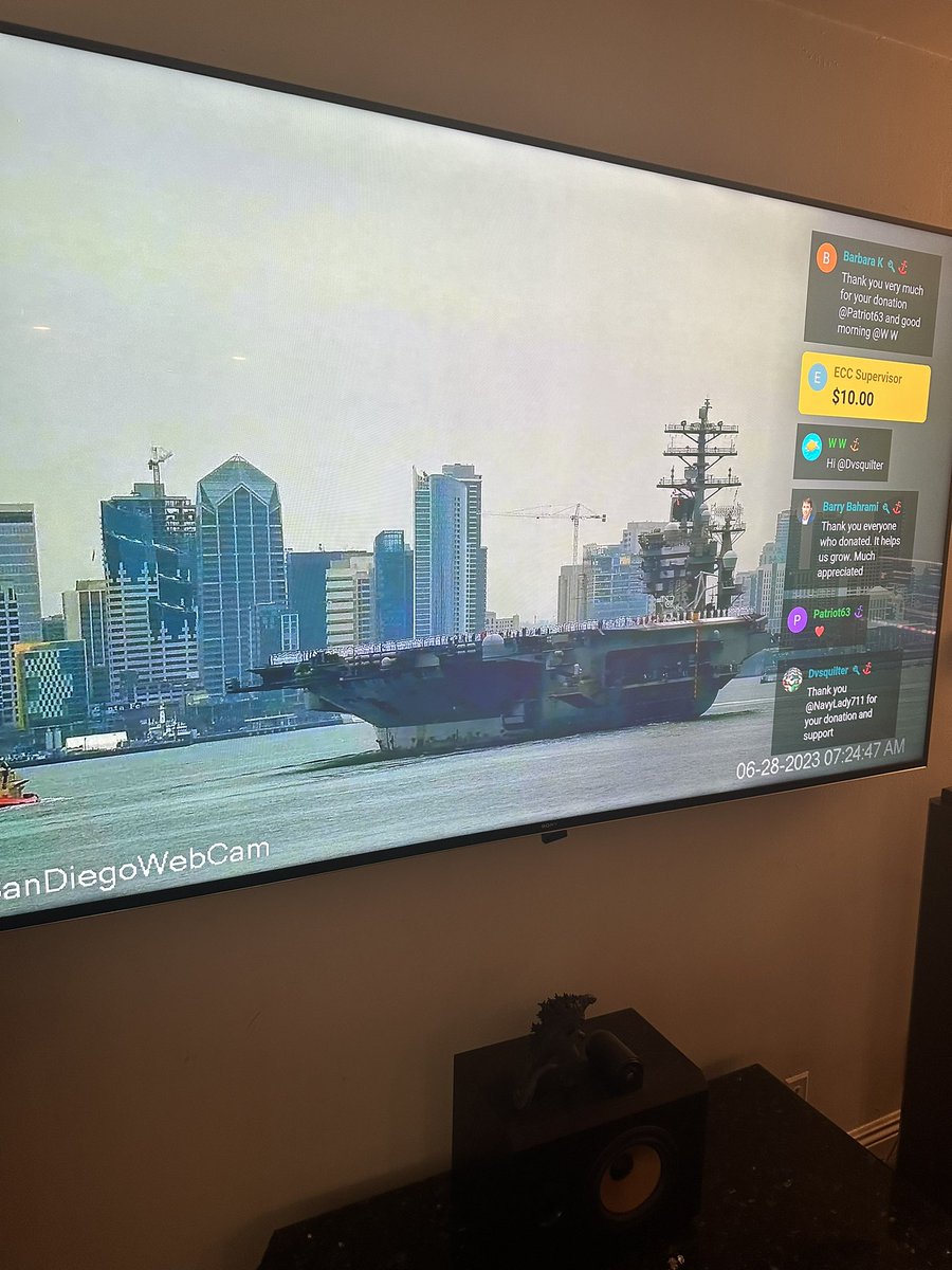 Watching USS Nimitz @NimitzNews coming home live is spectacular!!!  🇺🇸🇺🇸🇺🇸🇺🇸#USNAVY