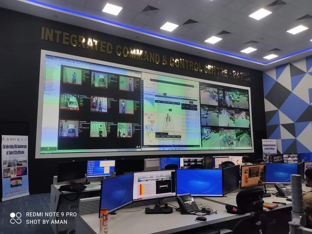 UDHDBIHAR's tweet photo. TULIP interns visited the Integrated Command Control Centre (#ICCC) of the @cityofpatna. Interns were given orientation training on the Vehicle Training Management System (#VTMS), Air Quality monitoring and City Surveillance System.
#UDHDBIHAR
#PatnaNagarNigam
#PatnaSmartCity https://t.co/3wSJ5gNMjB