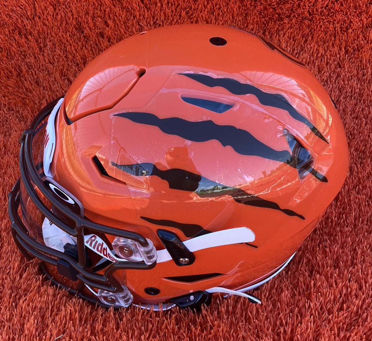 AZHelmetChallenge (@helmetaz) on Twitter photo 🏈Big Southwest Quarterfinals🏈
Copper Canyon Aztecs
🆚
Trevor G. Browne Bruins
<a href="/browne_football/">Trevor G. Browne Football</a>
#AZHelmetChallenge #repAZ 🏈Big Southwest Quarterfinals🏈
Copper Canyon Aztecs
🆚
Trevor G. Browne Bruins
<a href="/browne_football/">Trevor G. Browne Football</a>
#AZHelmetChallenge #repAZ