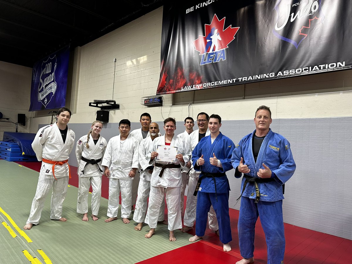 Police Judo tweet media