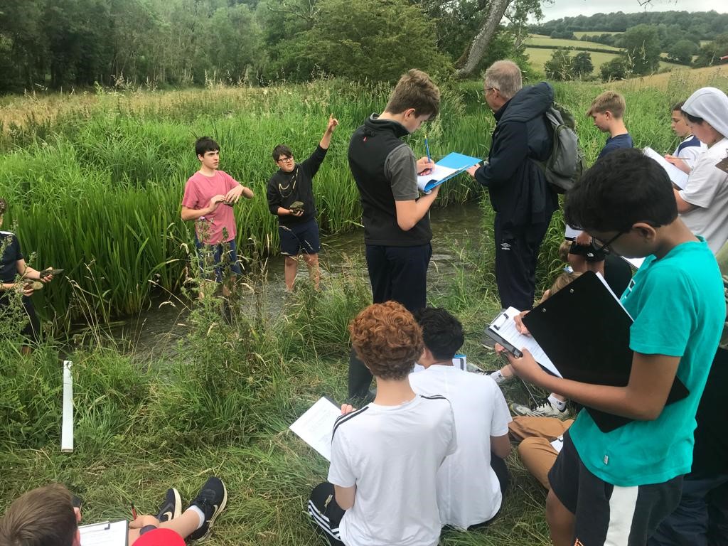 8C enjoyed their Geography fieldwork trip to the River Churn this morning!
#STRS #sirthomasrichs #STRSgeography #STRSyear8