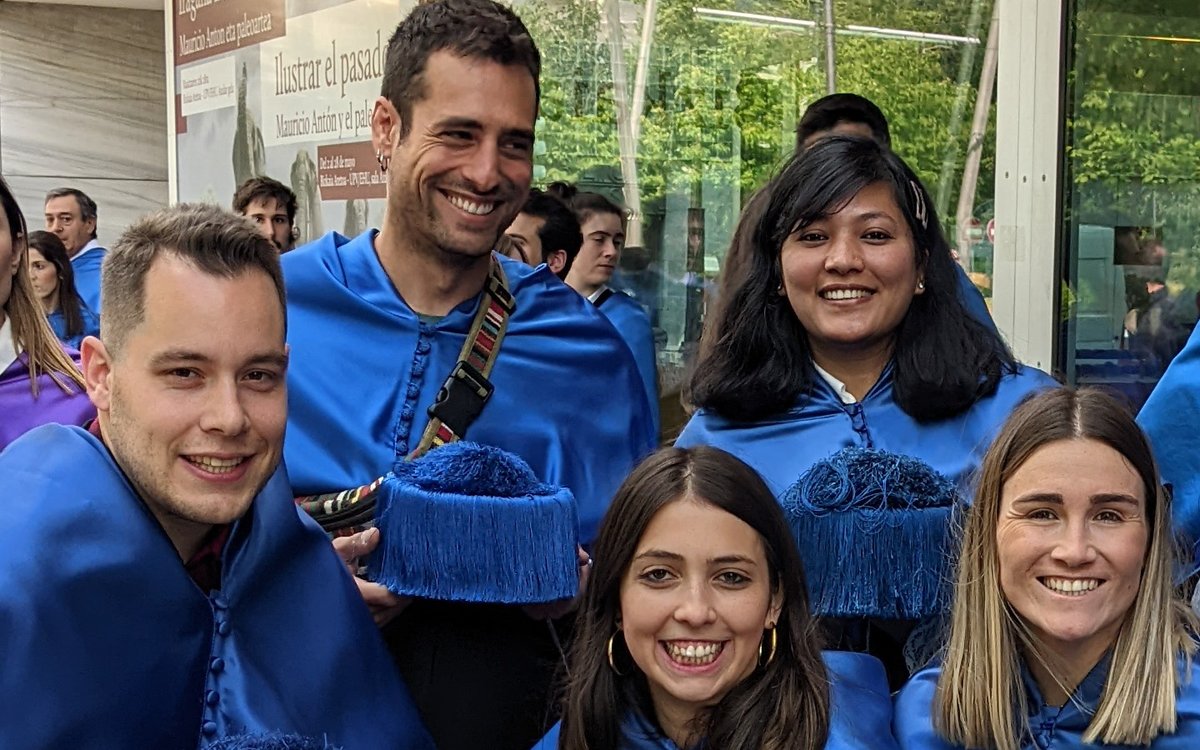 BCMaterials (@bcmaterials) on Twitter photo 5 #BCMaterials researchers have been acknowledged by the <a href="/upvehu/">UPV/EHU</a> PhD extraordinary awards. Congratulations <a href="/AnderReizabal/">AnderReizabal</a> <a href="/PaulaSaiiz/">Paulaa ツ</a> <a href="/Cristia55296359/">Cristian Mendes Felipe</a> <a href="/MeenakshiPegu/">Meenakshi Pegu</a> Sheila Maiz, and all their thesis directors both at our center and the University!! bcmaterials.net/en/awards/five… 5 #BCMaterials researchers have been acknowledged by the <a href="/upvehu/">UPV/EHU</a> PhD extraordinary awards. Congratulations <a href="/AnderReizabal/">AnderReizabal</a> <a href="/PaulaSaiiz/">Paulaa ツ</a> <a href="/Cristia55296359/">Cristian Mendes Felipe</a> <a href="/MeenakshiPegu/">Meenakshi Pegu</a> Sheila Maiz, and all their thesis directors both at our center and the University!! bcmaterials.net/en/awards/five…