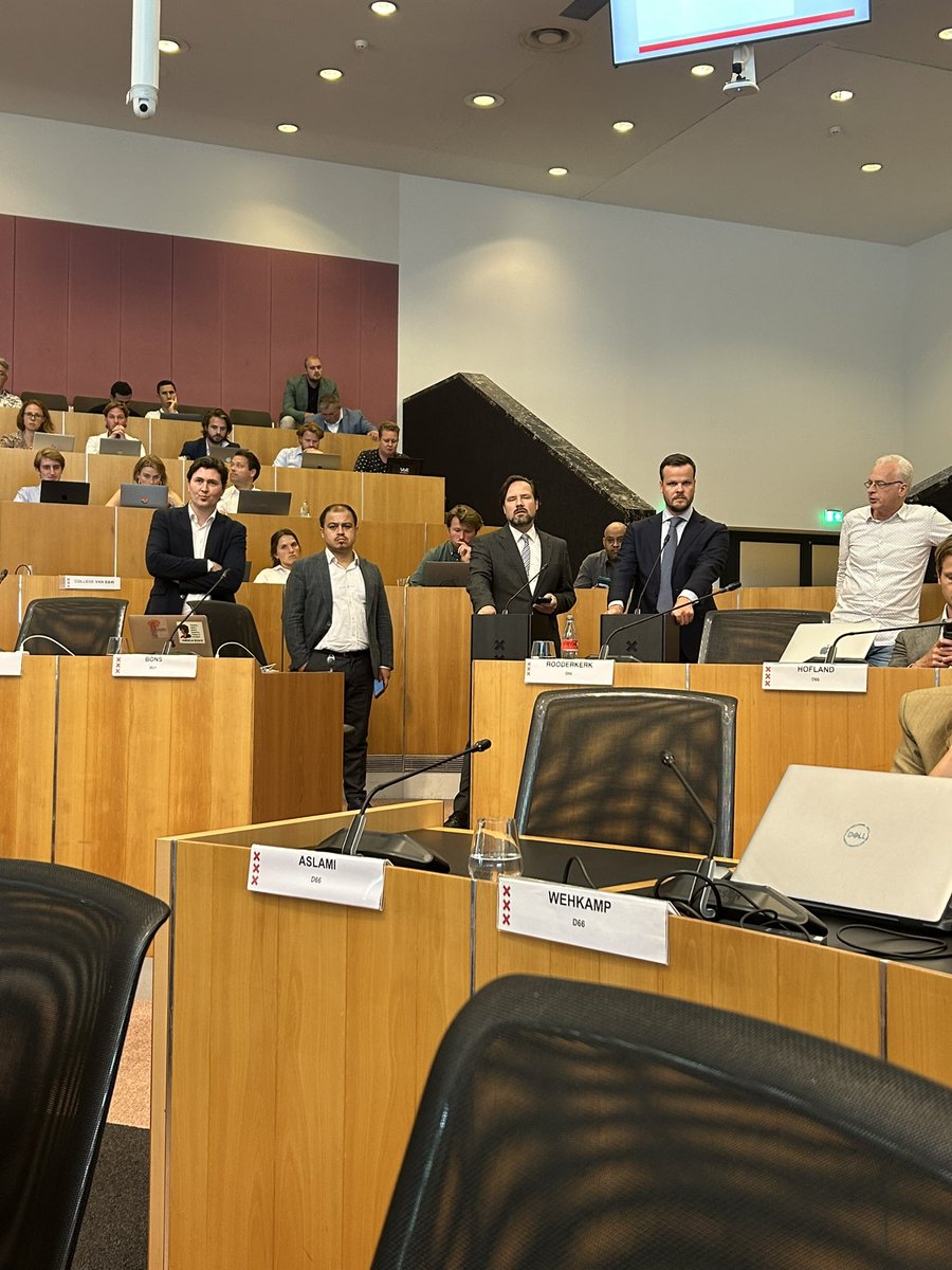 Wethouder over de #knip: wij spreken de ambulance en brandweer elke dag.  Niets aan de hand. 

Ambulance tegen <a href="/at5/">AT5</a>: er is vertraging geweest bij een ambulance met spoed en we maken ons zorgen over de aanrijtijden. 

Wethouder: niet waar. 

We schorsen en wachten op de feiten.