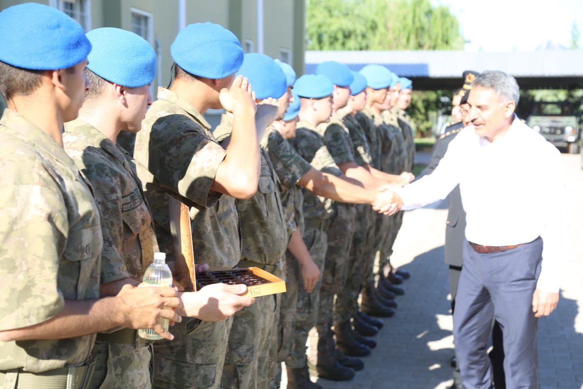 TunceliValiligi's tweet photo. Valimiz Sayın Mehmet Ali Özkan, 4.Komando Tugay Komutanlığımızı ziyaret ederek kahraman mehmetçiklerimizin bayramlarını tebrik etti.

📍4.Komando Tugay Komutanlığı

#Tunceli
Tunceli https://t.co/ZW8Lzq4m35