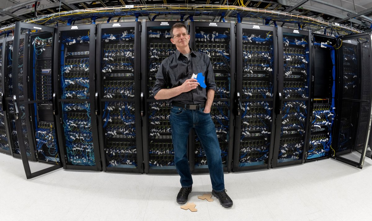 A video for the tiling and Numberphile fans out there...

Craig Kaplan (@cs_kaplan), co-discoverer of an einstein — the Holy Grail of Tiling — is interviewed by Brady Haran of Numberphile (<a href="/numberphile/">Numberphile</a>) about how this came to be.

youtube.com/watch?v=_ZS3Oq…