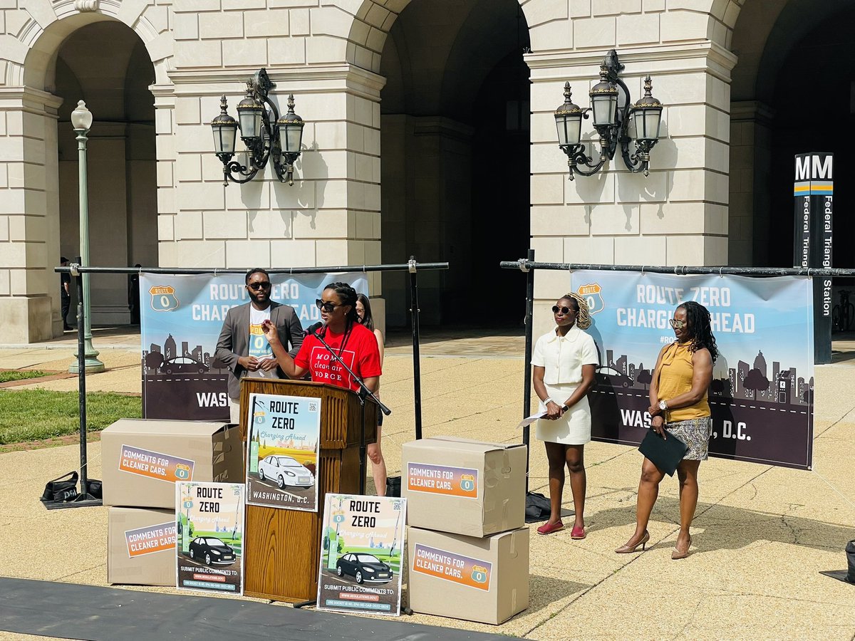 LarisaManescu's tweet photo. #RouteZero Relay in Washington DC today! @SierraClub in the house (in front of the @EPA) representing ✊🏼🩵

Together our coalition has collected over 130,000 (!!!) public comments so far that we’re symbolically delivering today. https://t.co/K7YEZp2rn4