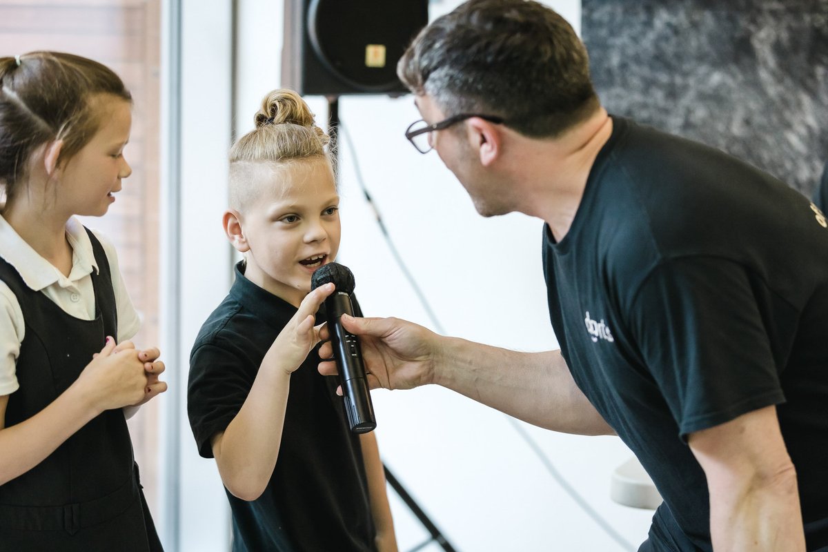 we_aredarts's tweet photo. Work experience - Day 3!
"A lot of my third day was spent at Doncaster College for the Sing and Sign event. It was great seeing how much energy the children brought and how well they responded to Moony and Lucy leading the songs."
#SingAndSign #AccessForAll #MusicEducation https://t.co/9NOKzpHrwA