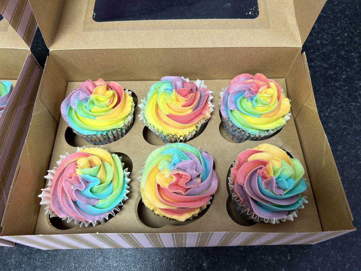 infodigdat's tweet photo. The 28th June marks the start of the Stonewall riots, which is widely regarded as the start of the fight for equal rights for members of the LGBTQIA+ community. To celebrate Pride awareness, our customer service team came together to form the colours of the Pride flag🌈 https://t.co/vchFcJNnL7