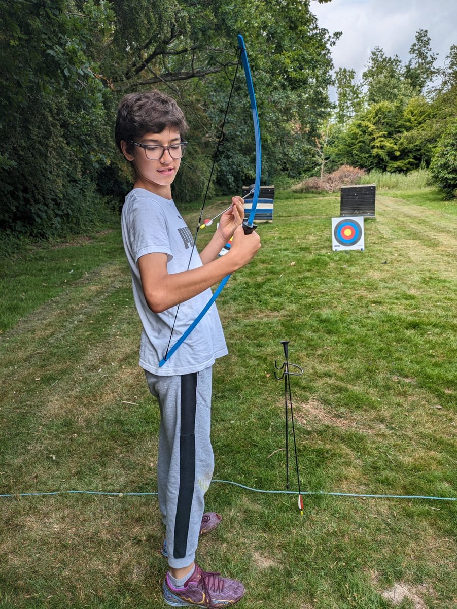 Stormont House tweet media