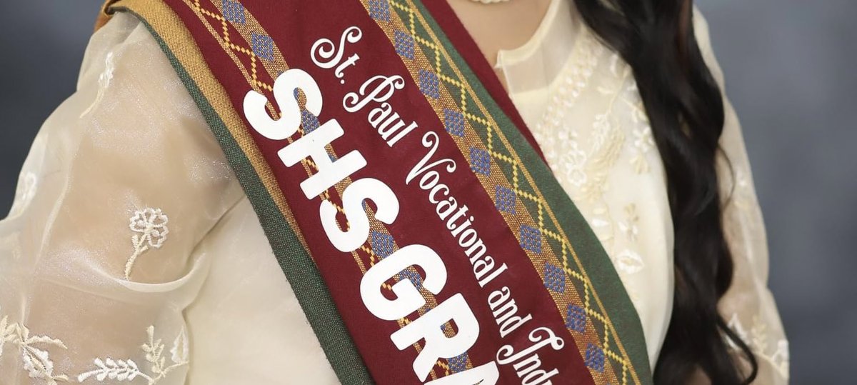 I feel bad for the graduates of a certain school in Manila who wore a tampered version of the UP sablay. Graduation is a dream endeavor. Whoever sold this online and thought it was okay to violate trademark policies turned it into a nightmare.