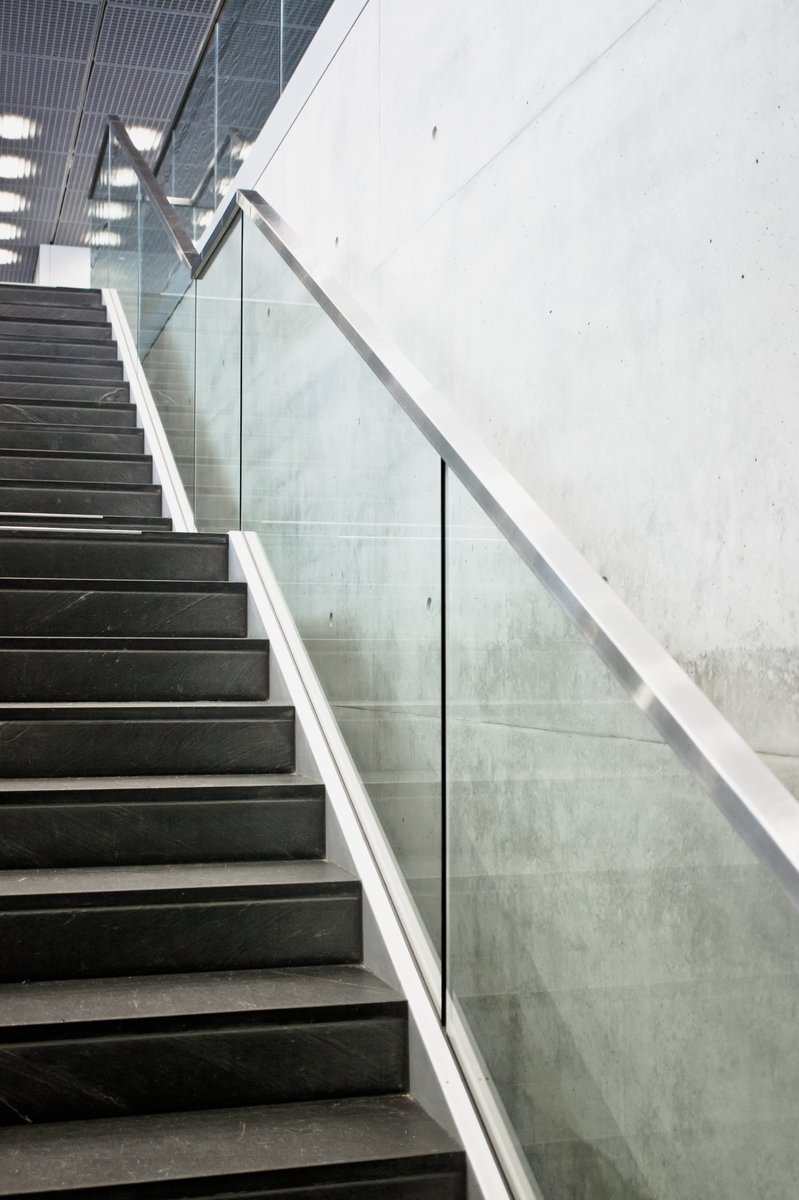 To whoever keeps stealing the stairs to my front porch; I will find you, steps are being taken. If you ever show up here again, you will get such a railing! #FunnyFriday👏👏👏👏👏 #ArtWork #DigitalArt #game #SceneConcept #ConceptArt   
Original: MorseIndustries
