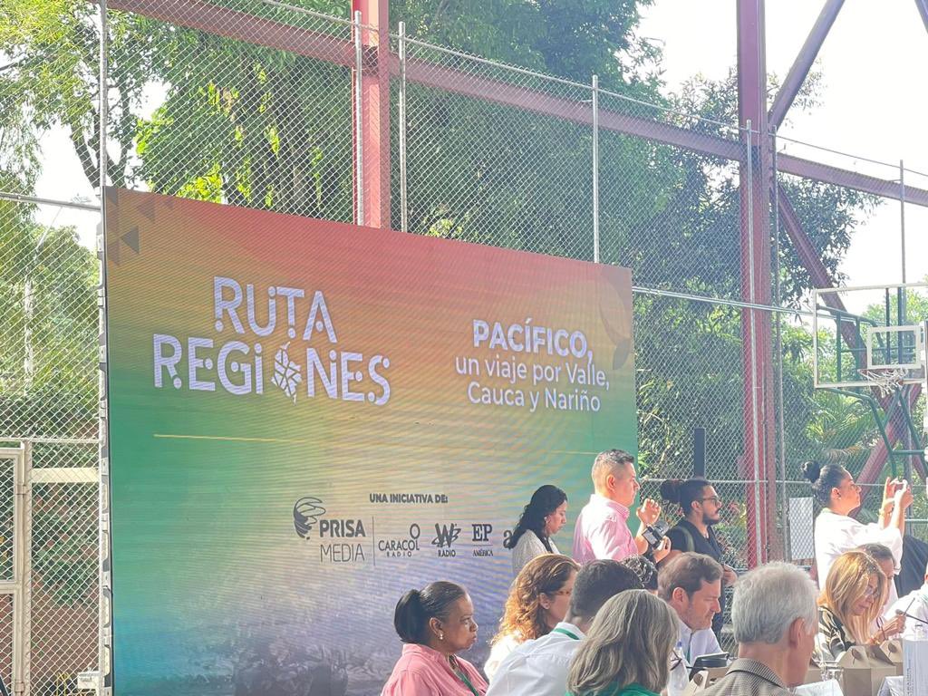 asointermedias's tweet photo. #Hoy participamos con nuestras Ciudades Intermedias @AlcaldiaYumbo @AlcaldiaDeTulua @AlcaldiaPalmira en el diálogo #RetoRegiones en su paso por #RutaPacifico, conversando sobre el desarrollo de la región y la transformación social de los territorios https://t.co/9K8O83jZVU