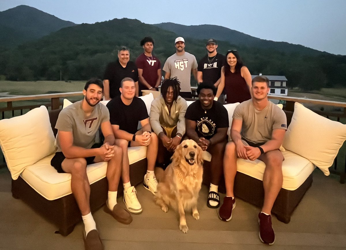 coachstuholt's tweet image. Lots of Laughs / Great Food / Average Cornhole &amp;amp; Ping Pong skills…Good Times with this TE group!  @HokiesFB #NONAMES