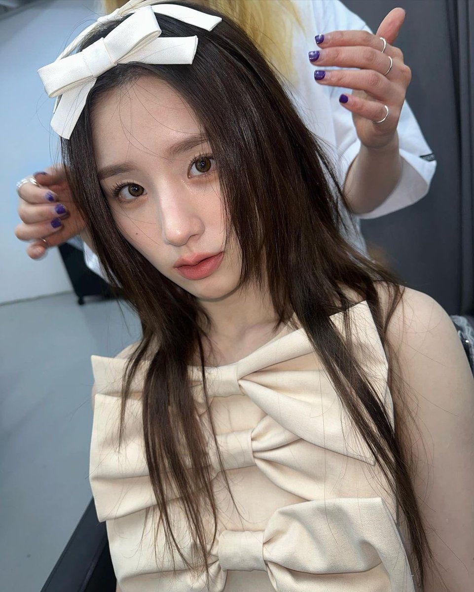 for heejin tweet media