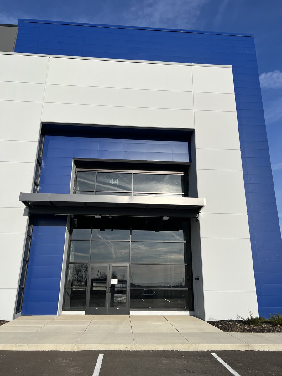LaminatorsInc's tweet image. Project Spotlight! West Jefferson Building One, West Jefferson, OH
1-Piece, Tight-Fit Molding, Omega-Lite®, Custom Color/Corporate ID, 3,120 sf

#acmcladding #officebuilding #manufacturer #laminatorsinc #laminatorsincorporated