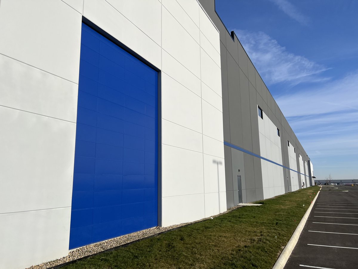 LaminatorsInc's tweet image. Project Spotlight! West Jefferson Building One, West Jefferson, OH
1-Piece, Tight-Fit Molding, Omega-Lite®, Custom Color/Corporate ID, 3,120 sf

#acmcladding #officebuilding #manufacturer #laminatorsinc #laminatorsincorporated