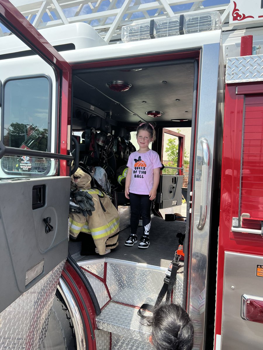 FOPBasketball's tweet image. Huge Shout Out To The Real Heroes🚒

Ladder-20 @StallingsFire talking to the campers in conjunction with our @EquilibriumUP Leadership Development Academy this week!

Thank you for stopping by camp👨‍🚒

#FOPBasketball