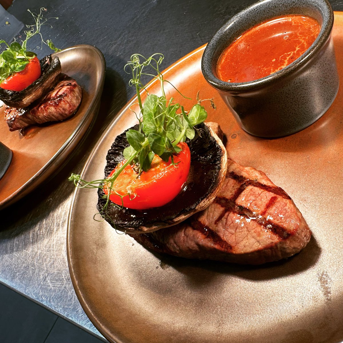 pol_chef's tweet photo. Chargrilled Steaks Tonight @theolderfleetbarlarne 

ONLY £17.50 with sides 
#Sirloin
#Ribeye
#Rump 
#HomemadeChips
#AmazingPepperSauce 

Book @ https://t.co/9Vk91RkwjU https://t.co/fNxp7hiioL