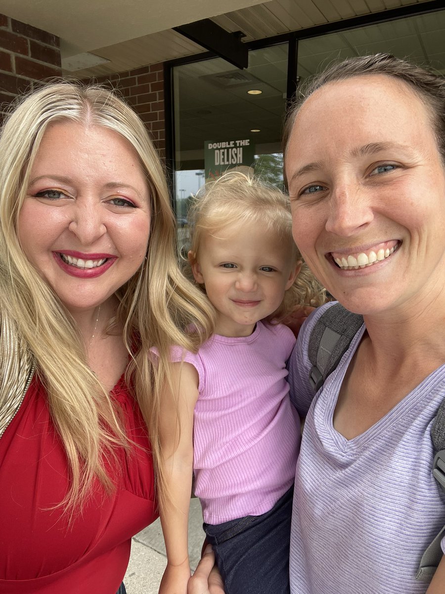 MissRagusin tweet media