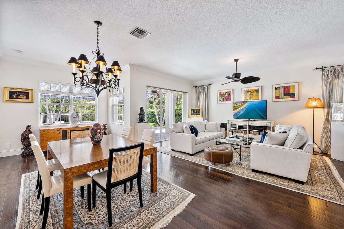 SimmondsTeam's tweet image. #NEWLISTINGALERT NewHaven at Abacoa in Jupiter FL! Immaculate single story 3 bed + office home with 2 baths and custom pool/patio.  Property sits on large lot with serene preserve views. Call Amy Simmonds now for additional details at 561.427.3617. #jupiterflrealestate