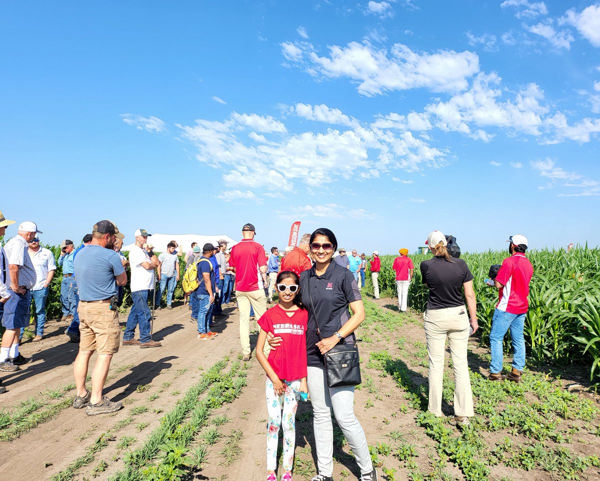 JhalaRachana's tweet image. Enjoying interactive talks and demos at the Weed Management Field day at South Central Agricultural Laboratory, Clay Center. Also, amazed by 'See and Spray' technology provided by AKRS!!!
@AmitUNL @UNLExtension @unlagrohort @MarthaMamo3