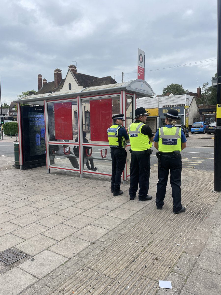 Acocks Green neighbourhood and @ST_Police have joint up today to tackle location issues around bus stops in the Acocks Green area regarding ASB and other issues. Engaging with the local shop owners and moving youths on that was loitering. #partnershippolicing #safertravel