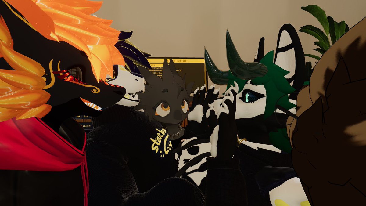 RoyallyRoyal18's tweet image. ITS MY GIRLS BIRTHDAY TODAY AHH. Happy birthday love!!! Welcome to the 19 club bb!!