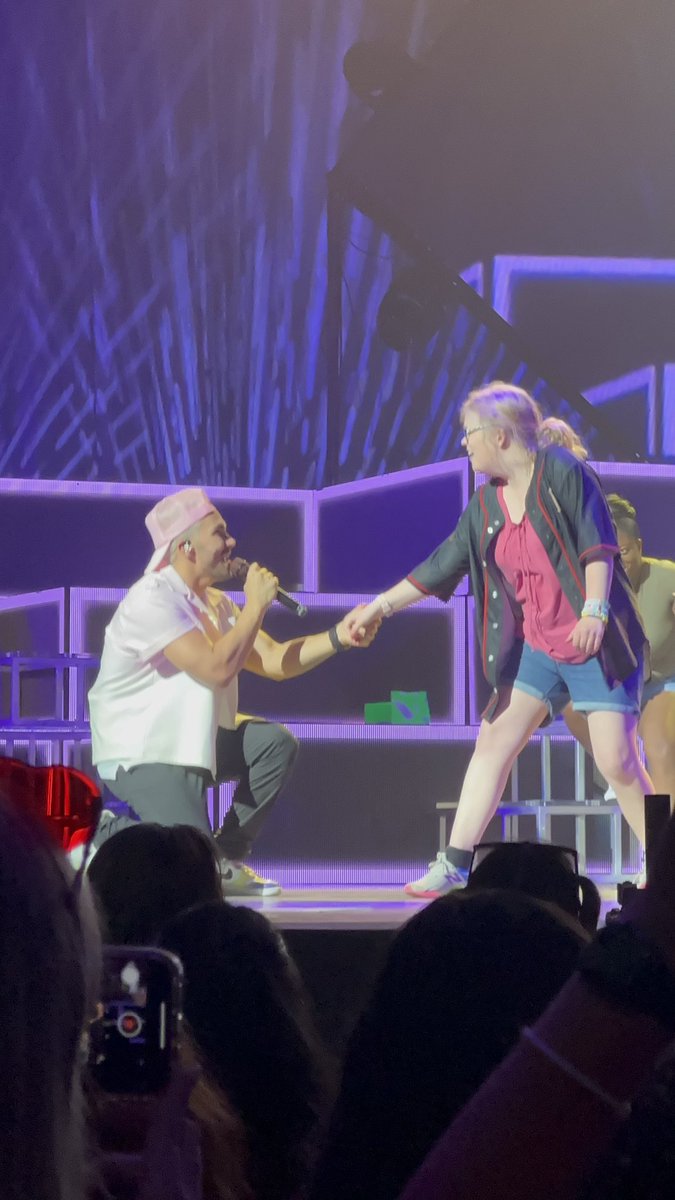 swiftiebluebird's tweet image. @TheCarlosPena Thank You so much for picking me to be your WWG in Charlotte last night! ILYSM and you made me feel so special and loved! Maybe see you again this tour! If not you for sure will see me next tour!