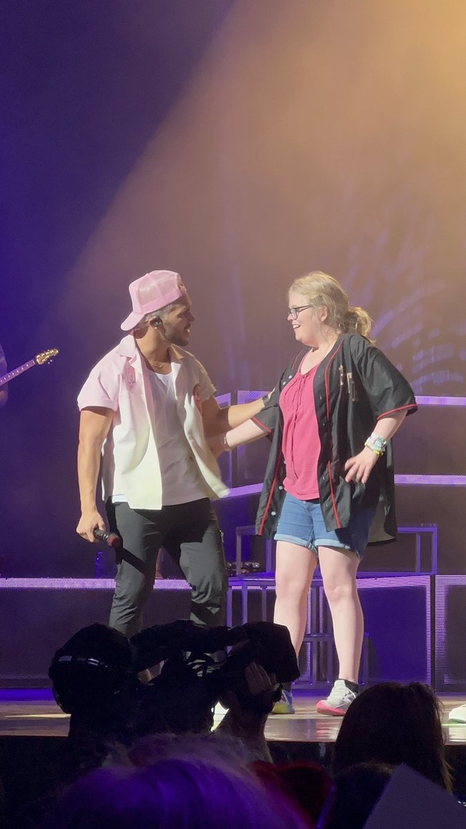 swiftiebluebird's tweet image. @TheCarlosPena Thank You so much for picking me to be your WWG in Charlotte last night! ILYSM and you made me feel so special and loved! Maybe see you again this tour! If not you for sure will see me next tour!