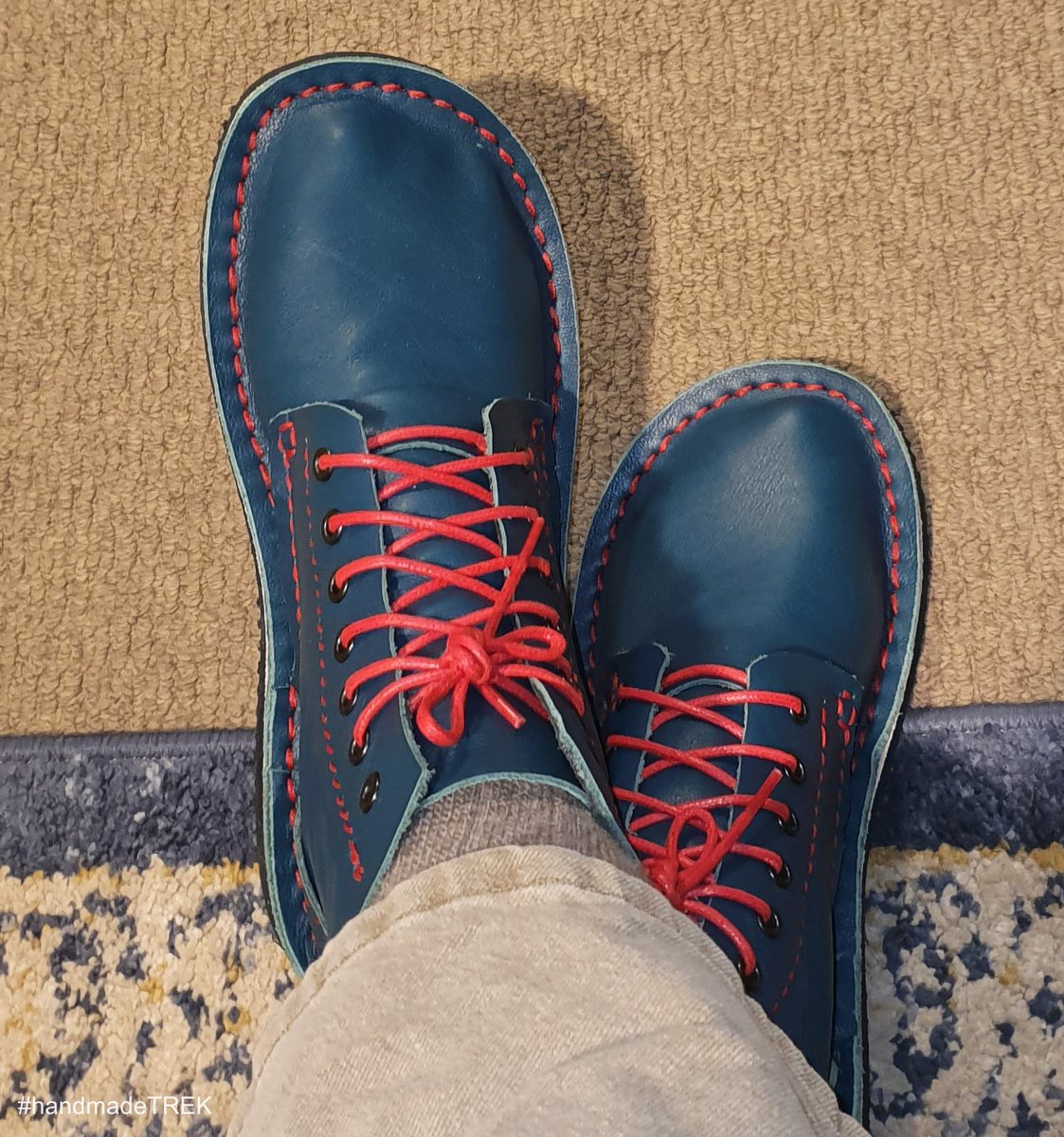 TrekLeather's tweet image. crafTMore #TREKstore
craftmore.net/produkt/limite…

etsy #handmadeTREK
etsy.me/3Uosjbn

Customer photos Australia
Bottle green leather TREK shoes
#Basic7 model. Sizes from 35 to 46
Visit our #craftMore boutique or #etsystore #trekleather