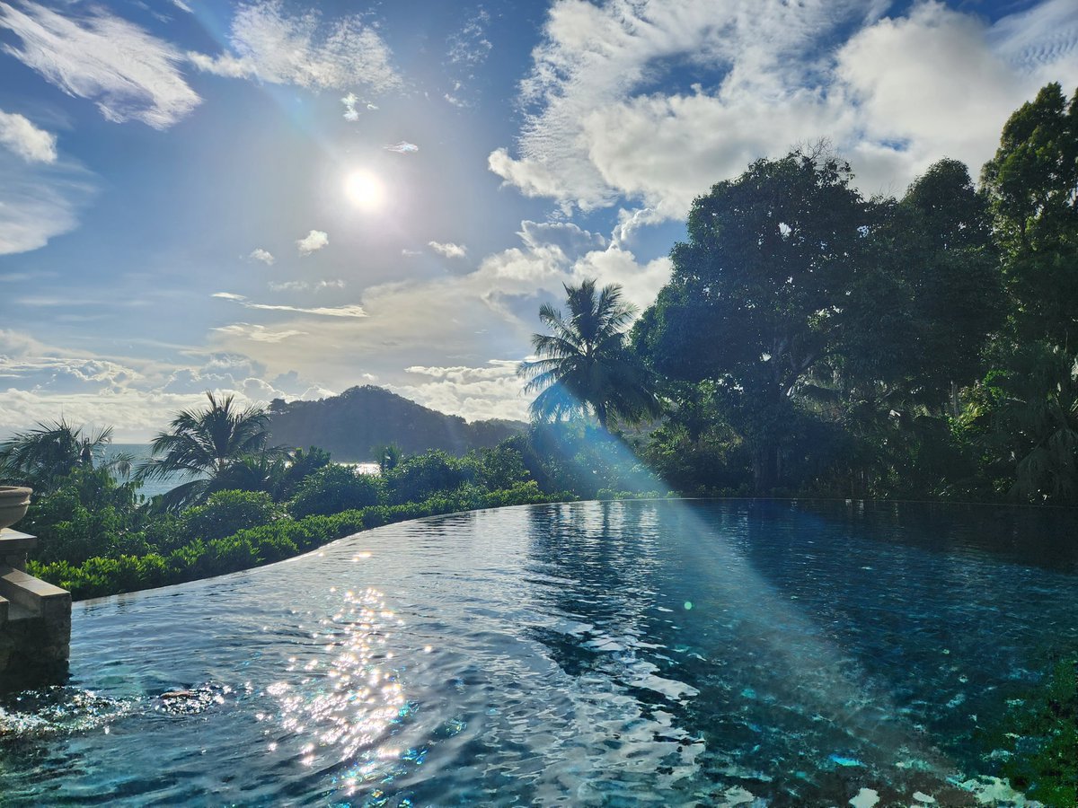 DamianArsenis's tweet photo. #KohLanta #Pimalai #Thailand #Holidays #PoolView https://t.co/tEqzgxToJ4